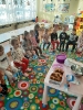 Świąteczne zdobienie pierniczków w grupie pszczółek. 20.12.2022