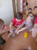 Zabawy badawcze w Żabkach -17.03.2023r.