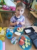 Smerfy poznają zawód -intendentka i robią zdrowe kanapki - 13.12.2023 r.