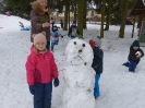 Zabawy na śniegu u Delfinków 22.01.23r.