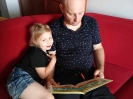 # Tata też czyta