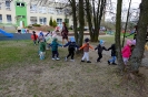 Poszukiwanie wielkanocnych niespodzianek u Pszczółek 16.04.2025r.