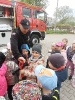 Skrzaty i Delfinki poznają pracę strażaka- 09.05.2025 r.