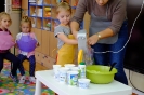 Skrzaty robią koktajl bananowy 11.10.2024r.