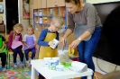 Skrzaty robią koktajl bananowy 11.10.2024r.