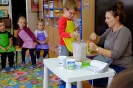 Skrzaty robią koktajl bananowy 11.10.2024r.