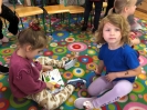 Spotkanie czytelnicze z pracownikami Biblioteki. Skrzaty i Delfinki 09.12.2024